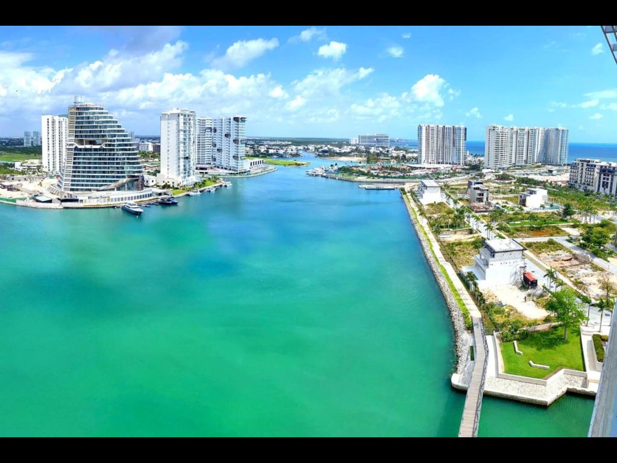 Renaissance Cancun Resort & Marina